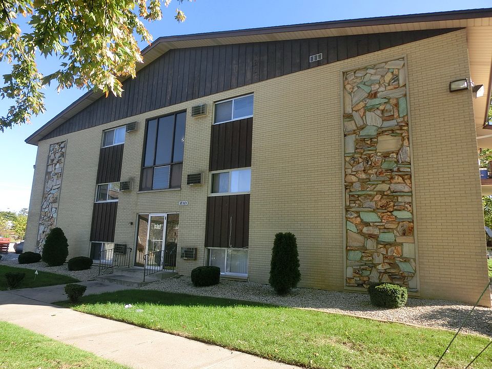 1st image of 18361 Glen Oak Ave APT 1H