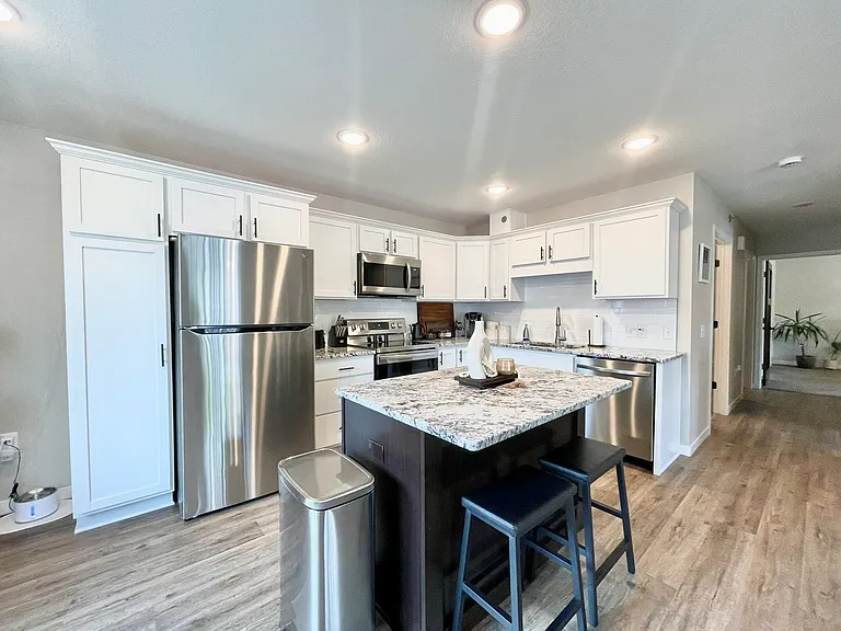 Gateway Place Apartments — Photo 8