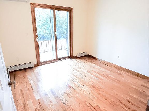 5th image of 76 Coffey St #2
