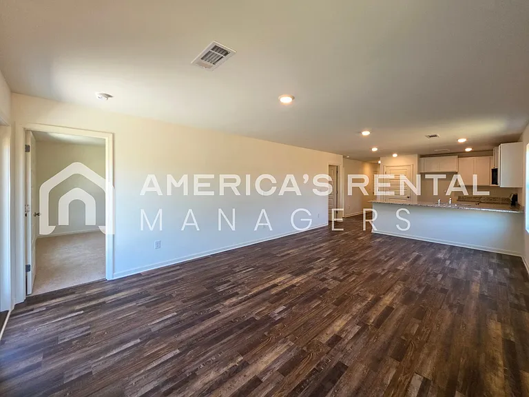 2400 Sky Dr — Photo 27