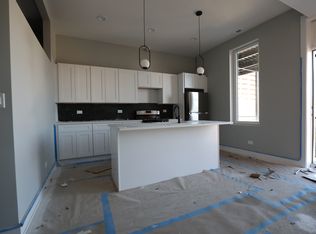 913 S Miller St APT 2, Chicago, IL 60607