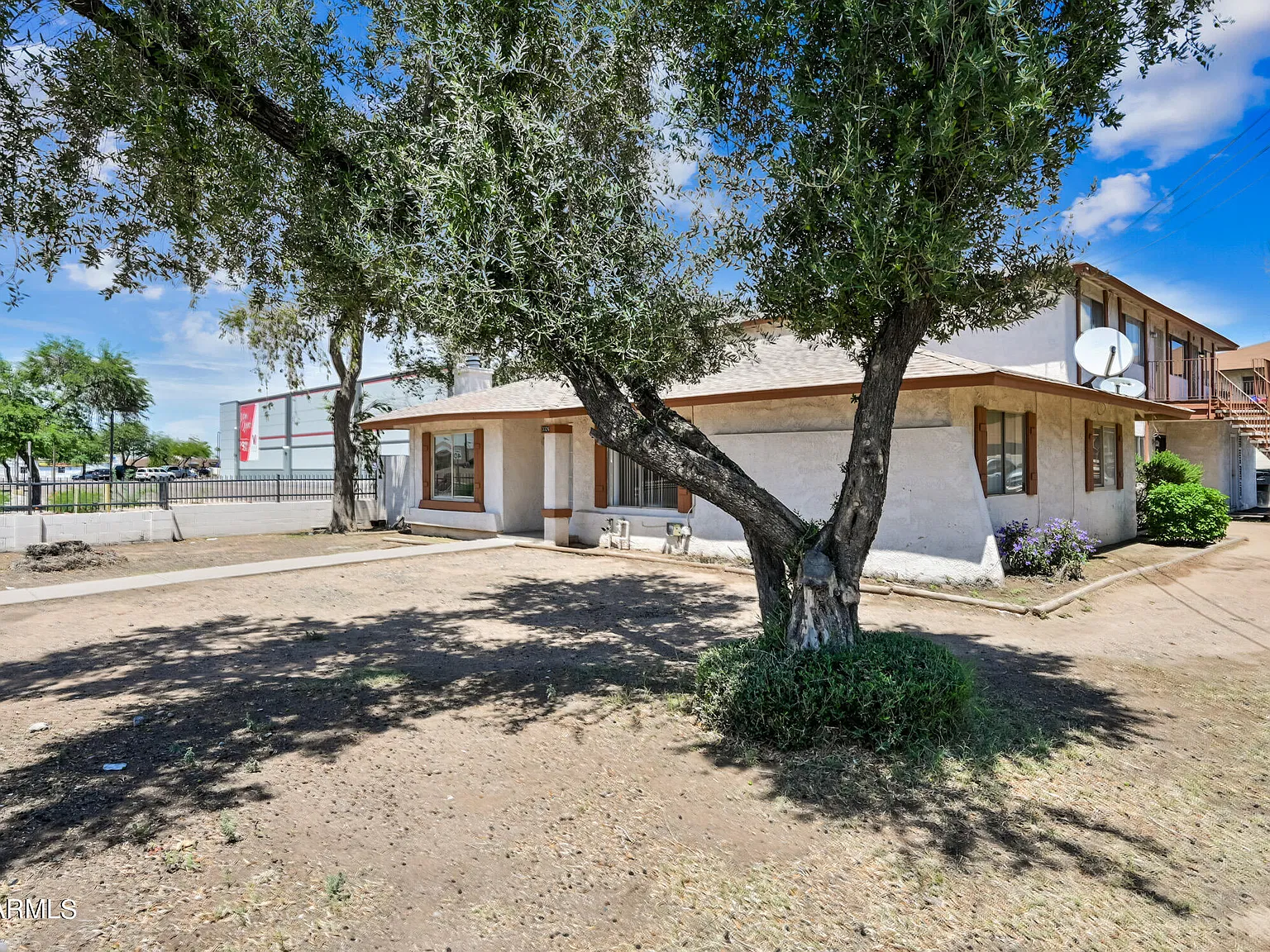 3 bed, 2.0 bath, 1200 sqft, $1,525 — Photo 2
