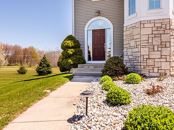 4th image of 1657 Carolyn Dr