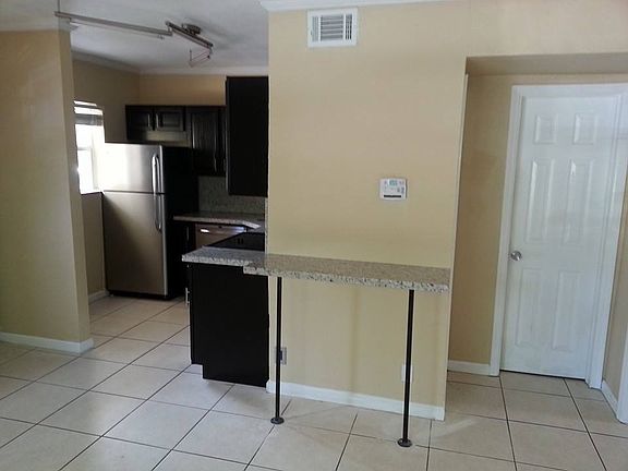5th image of 2741 NE 8th Ave APT 1