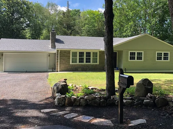 156 Babcock Rd, North Stonington, CT 06359