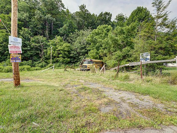 3rd image of 7925 Highway 19e