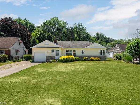 21399 Mastick Rd, Fairview Park, OH 44126
