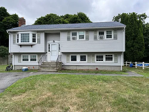 6 Castle Cir #B Photo 1