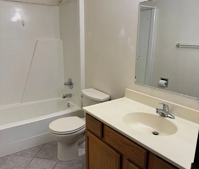 1607 Maiden Ln — Photo 7