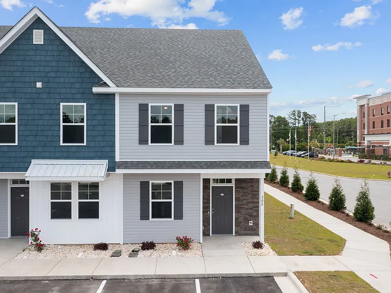 302 Starfish Ln — Photo 1