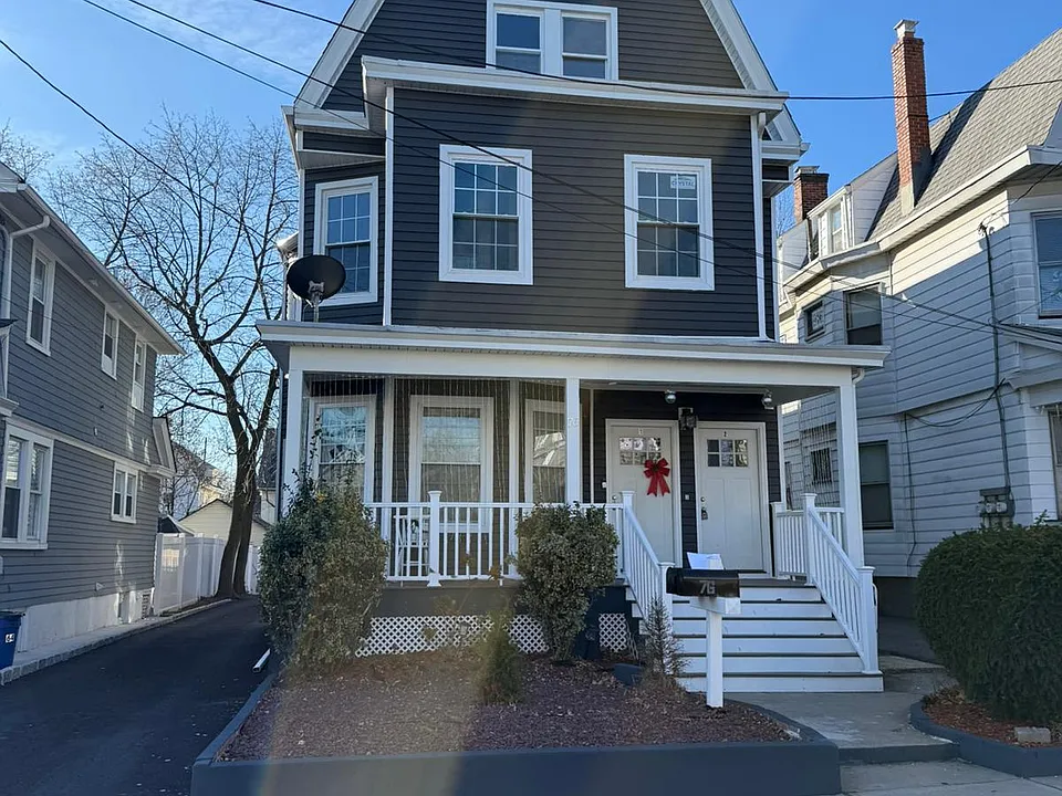 76 Riggs Pl #2