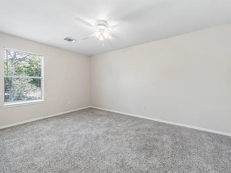 7902 Feather Springs Dr — Photo 31