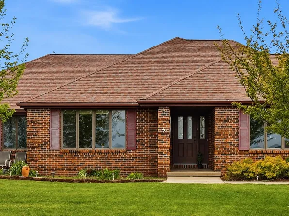 9096 E Stagecoach Trl, Warren, IL 61087