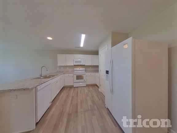 4th image of 567 Scarlet Leaf Ln