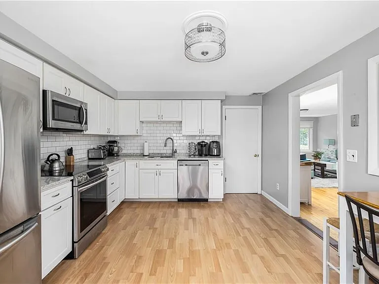 288 Green End Ave — Photo 18