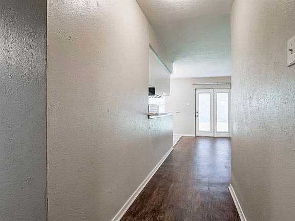 4th image of 2137 Quail Hollow Dr