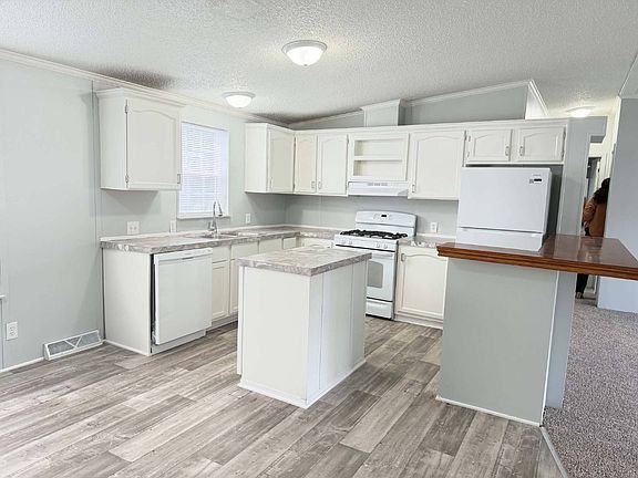 3rd image of 9280 Iron Ridge Rd #392