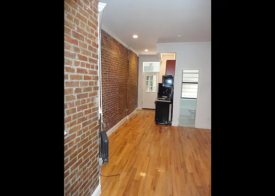 Rented by Stone Street Properties | media 36