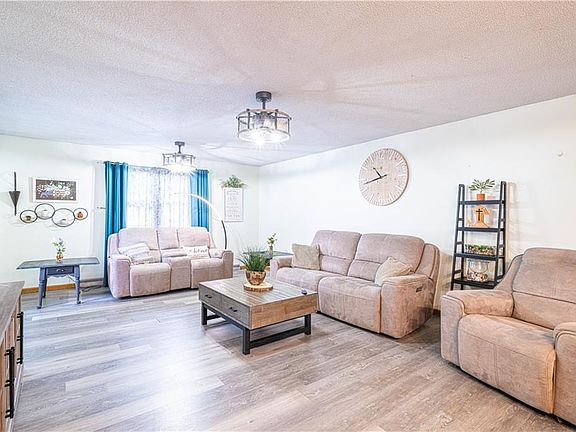 5th image of 2427 Westminister Ln