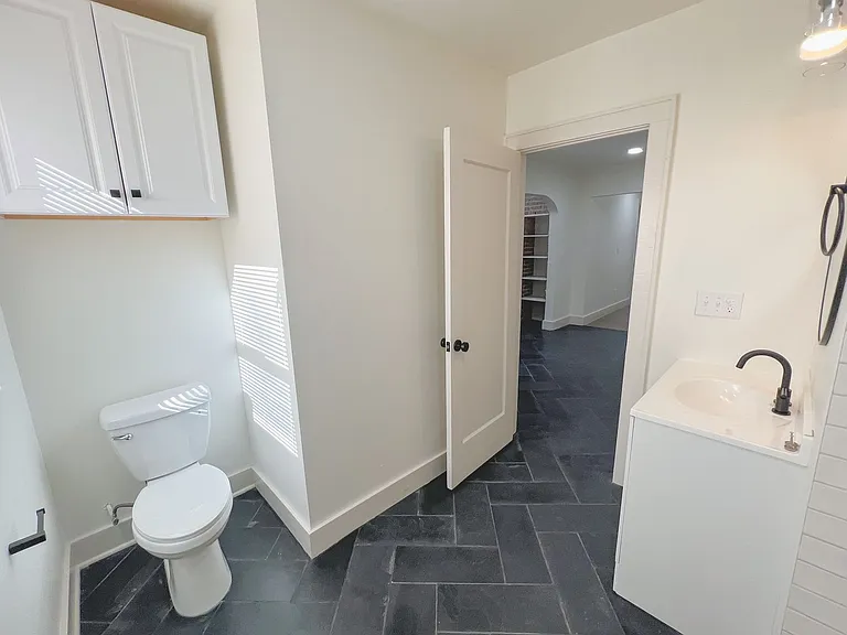 2544 NW 21st St — Photo 15