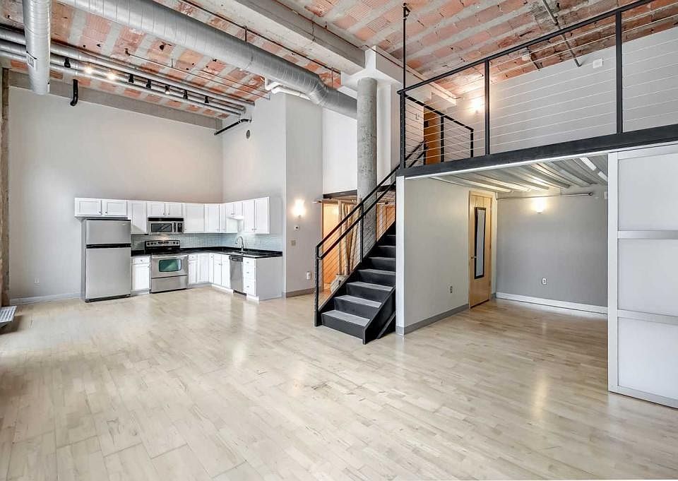 1st image of 521 7th St S #605