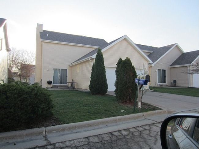 2nd image of 458 Cherry Hill Dr