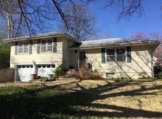 735 Elling Dr, Manhattan, KS 66502