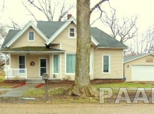 232 S Henderson St, Toulon, IL 61483