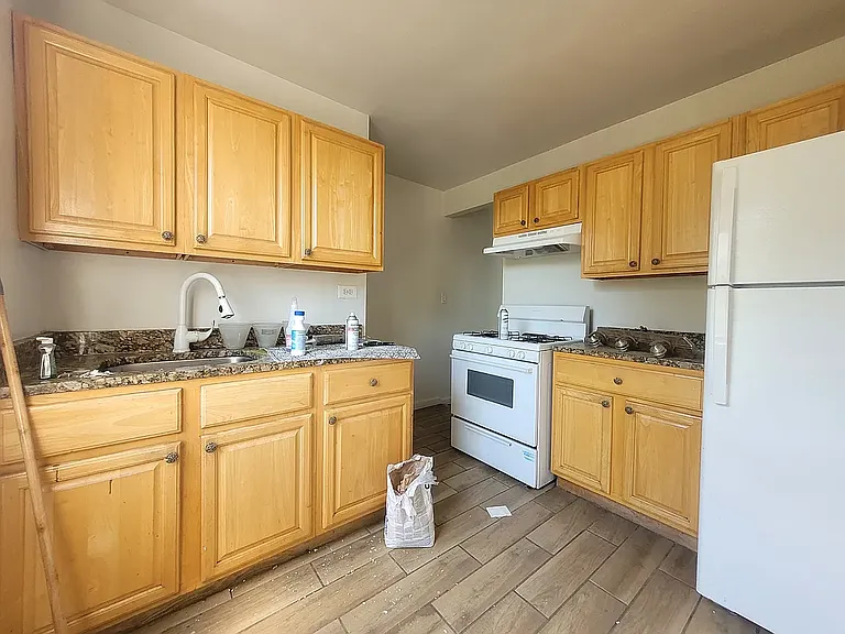 6645 Broadway #7B — Photo 2