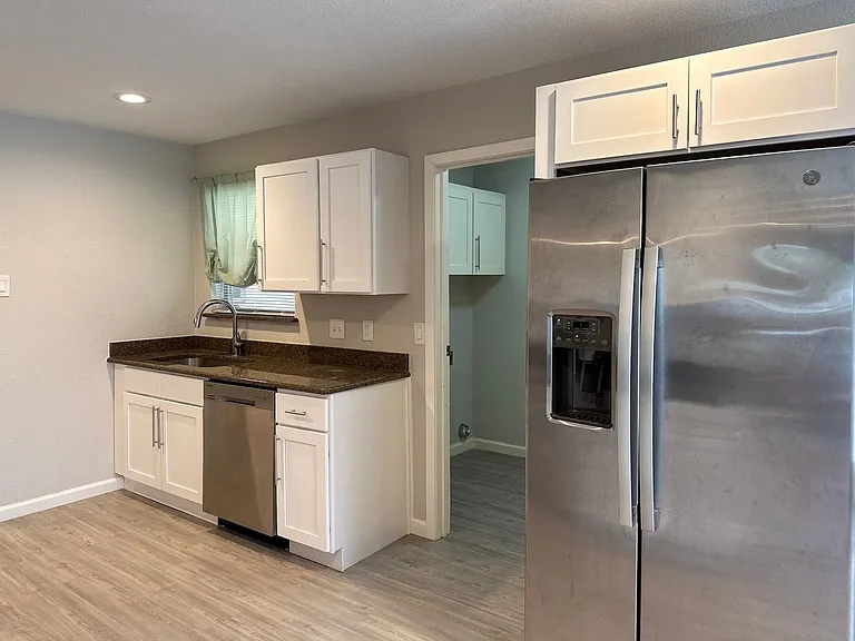 55031 Sandy Cir — Photo 35
