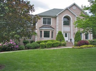 14 Hopper Ct, Mahwah, NJ 07430