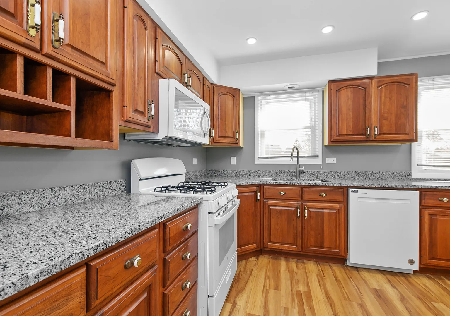 3 bed, 1744 sqft, $2,900 — Photo 4