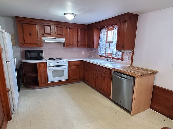 5th image of 129 Summer St #1/2