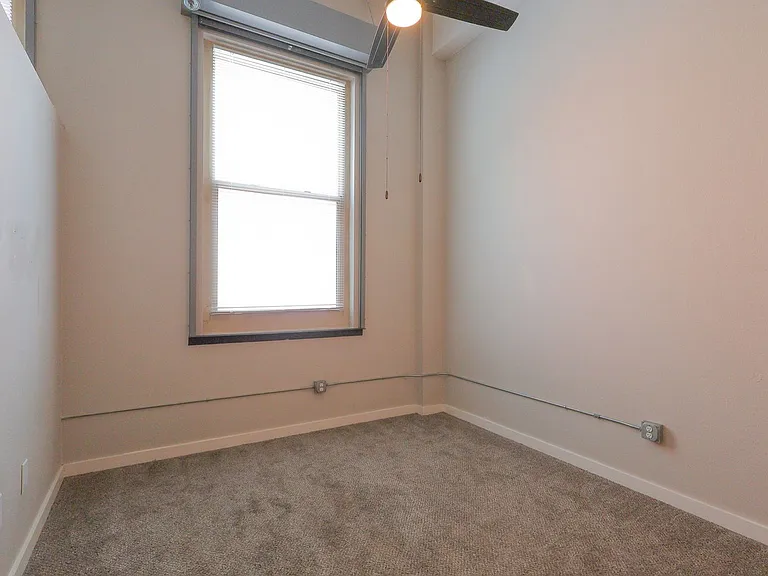 920 Broadway Blvd — Photo 7