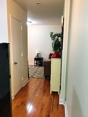 Rented by Salon Realty Corp | media 4