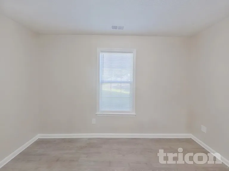5001 Alexis Dr — Photo 10