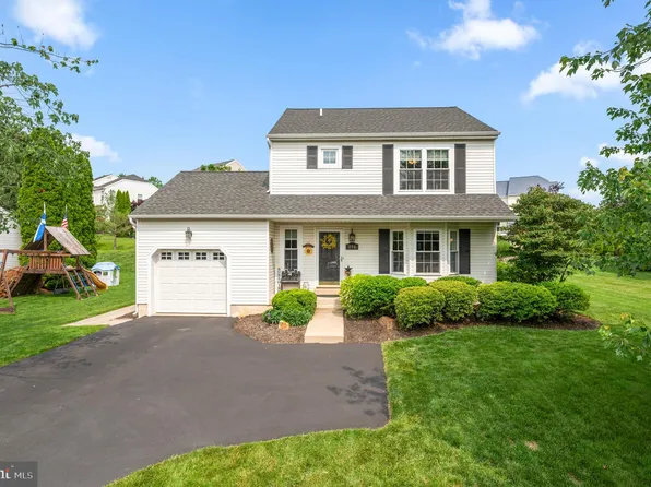 106 Preston Dr, North Wales, PA 19454