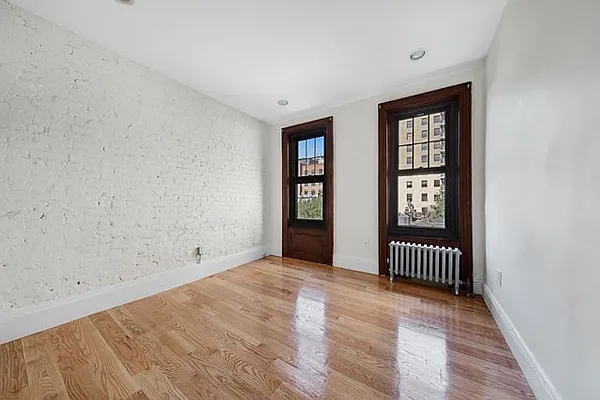 Rented by Compass | media 47