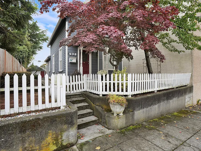 536 Bell St — Photo 5