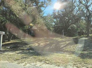 1328 S Kossuth St, Rockport, TX 78382
