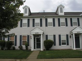 2275 Barrington Dr E, Aurora, IL 60503