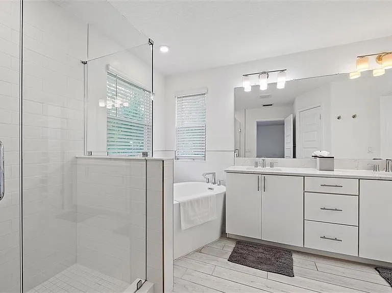2587 Temple St — Photo 13