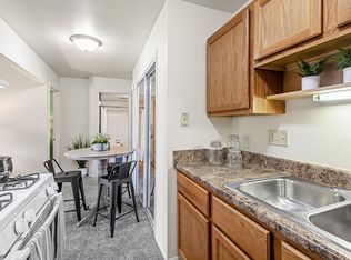 Creekwood Apartments, Green Bay, WI 54304