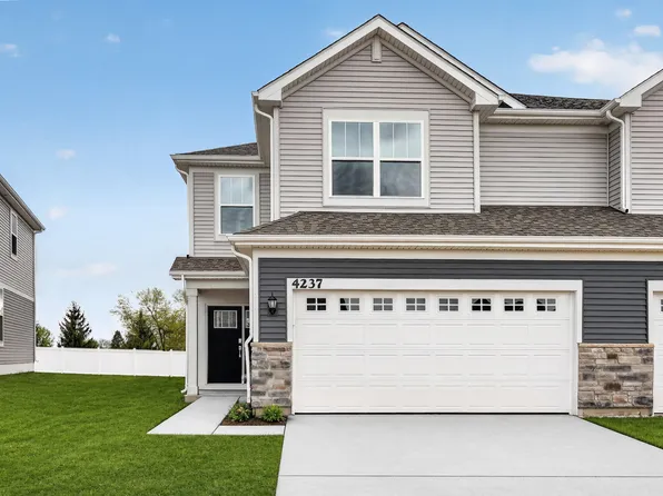 4237 Meadowridge Rd, Woodstock, IL 60098