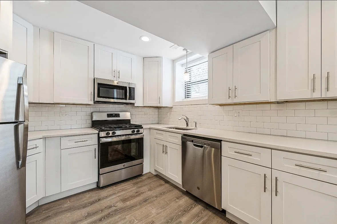 2530 N Orchard St — Photo 2