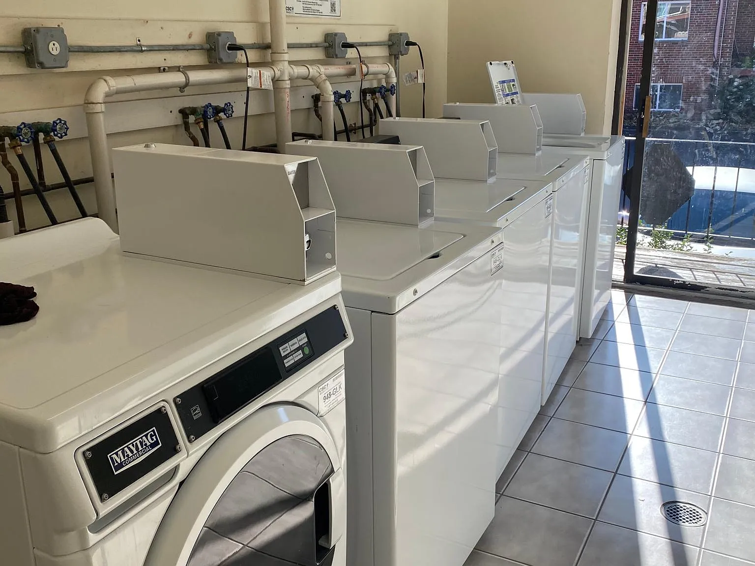 1 bed, 900 sqft, $1,975 — Photo 4
