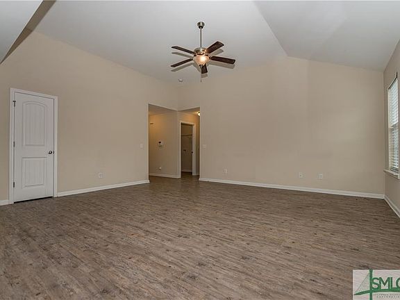 4th image of 59 Farrington Cir