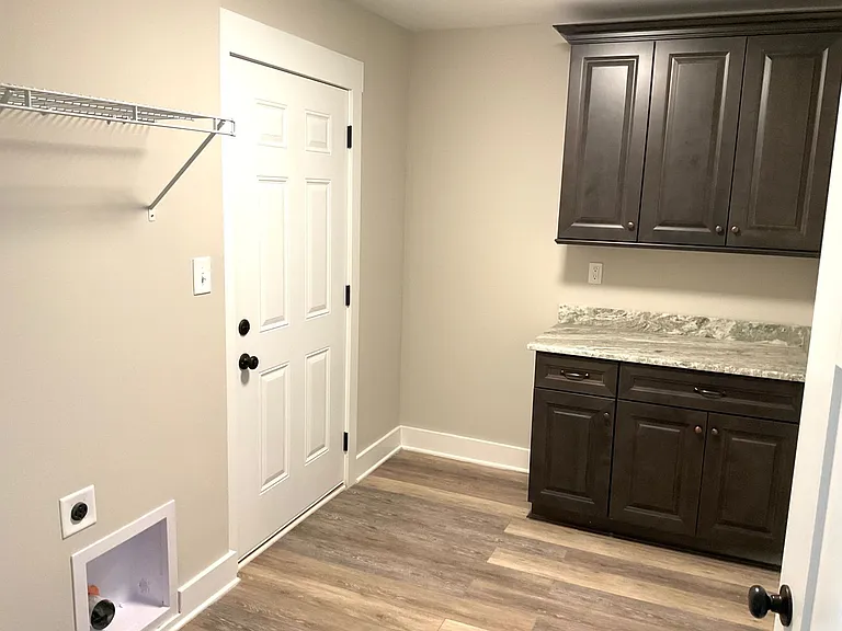 904 E Pine St — Photo 23