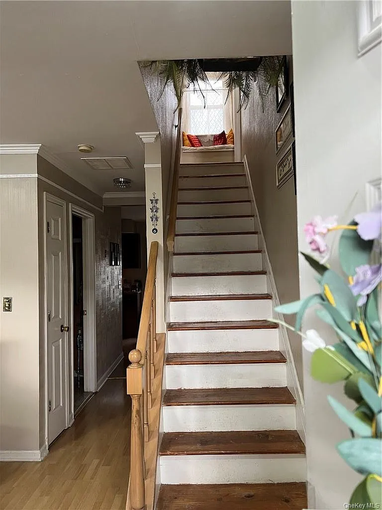 3 bed, 2.5 bath, 1380 sqft, $3,300 — Photo 2