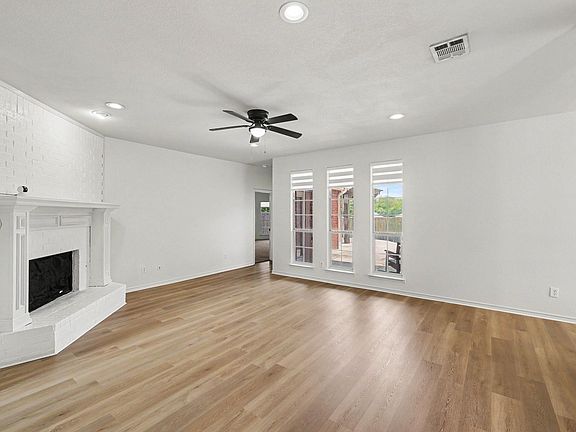 2nd image of 1166 Resaca Dr